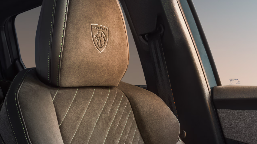 NEW PEUGEOT 5008 HYBRID 先行予約開始