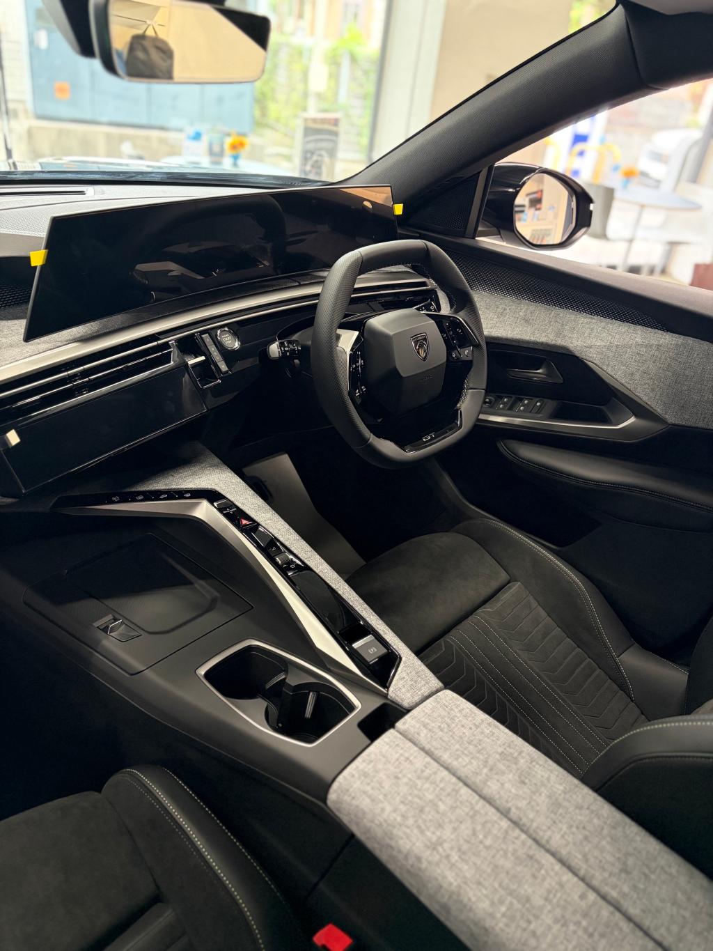 Peugeot 5008 GT HYBRID