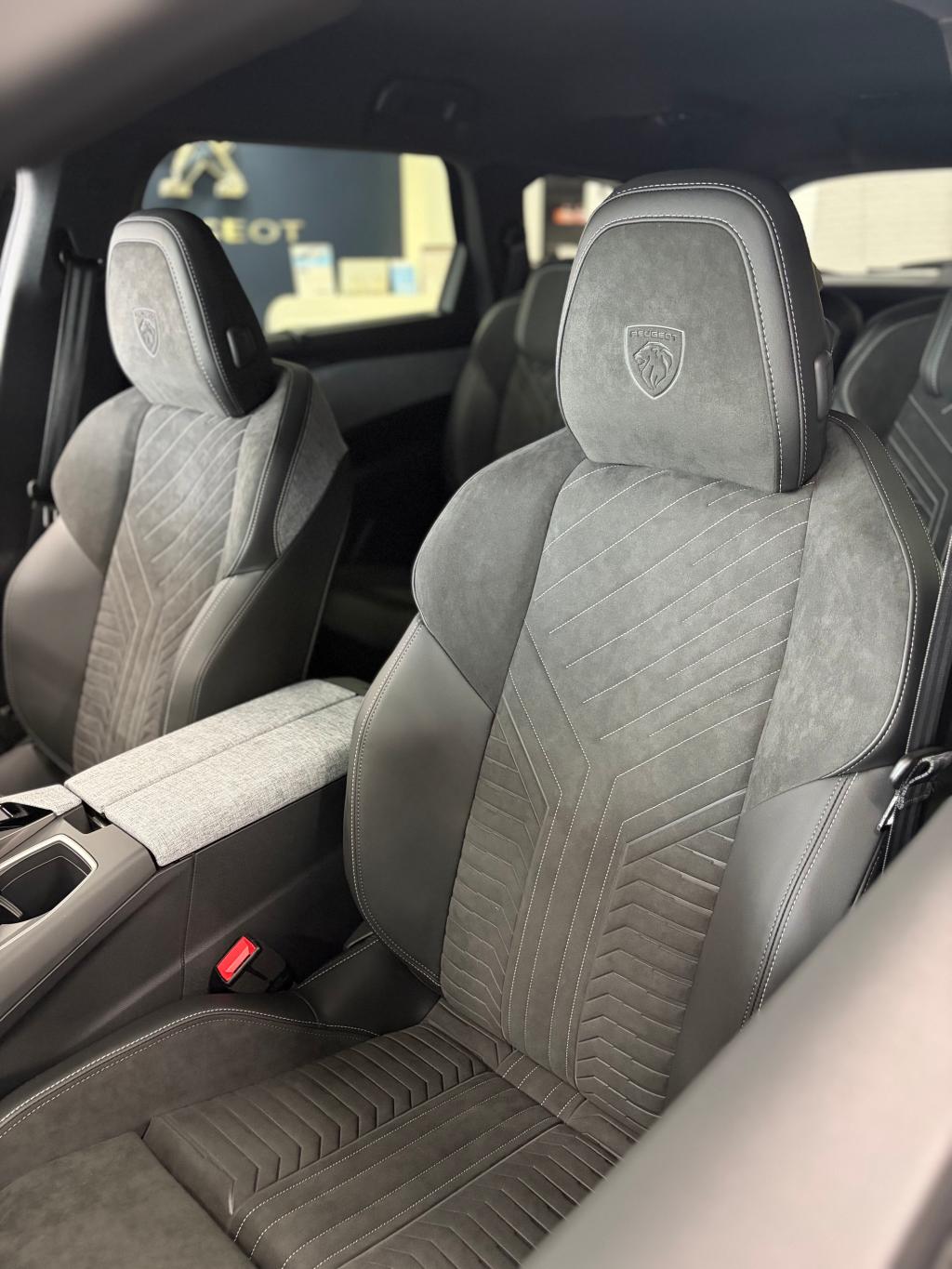 Peugeot 5008 GT HYBRID